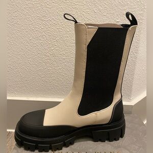 AZALEA WANG  GENEVIEVE-TAUPE LUG BOOT( original box$